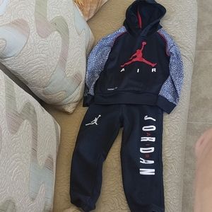 Jordan 2 piece sweater and sweat pants